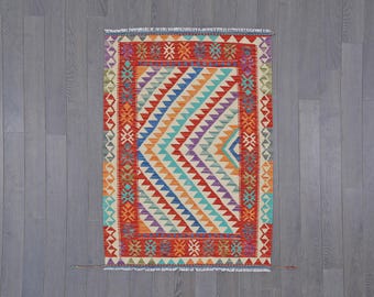 Handcrafted Wool Kilim Rug – Chevron Diamond Design, Eclectic Decor (141 x 102 cm)