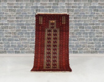 Vintage Baluch Rug, Mihrab Panel Design – 150 x 80 cm (4'11" x 2'7") | Tribal Wool, Natural Reds & Ivory
