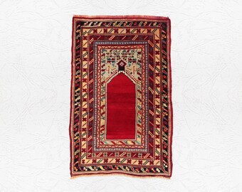 Vintage Turkish Anatolia Rug 155x102 cm (61x40 in) – Hand Knotted Wool Mihrab Rug – Red & Sage
