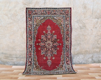 Vintage Hand-Knotted Wool Rug | Burgundy Medallion, Floral Border (160x100 cm)