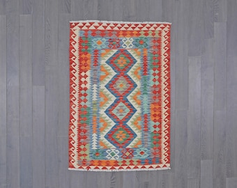 Handwoven Wool Kilim Rug – Vibrant Geometric Design, Washed (143 x 98 cm)