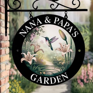 Personalized Hummingbird Metal Garden Decor, Custom Garden Name Sign, Hummingbird Garden Sign, Bird Garden Decor, Hummingbird wall art Gift