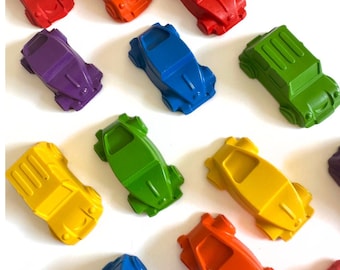 Crayones con forma de coche: obsequios no tóxicos con forma de vehículo para fiestas infantiles.