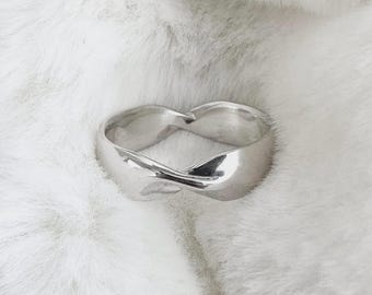 Sterling Silver Infinity Twist Ring Size 7 (wedding/band/promise/engagement/endless/true love/soulmate/jewelry)