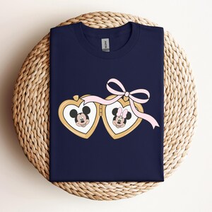 Maglietta con medaglione, maglietta con fiocco con medaglione carino, maglietta Minnie Mickey Lover, magliette per adulti carine Disneyworld, maglietta Mickey Coquette