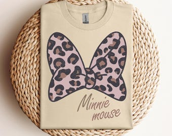 Camisa de Minnie Mouse con estampado de leopardo de Disney, colores cómodos, Minnie Mouse del Reino Animal, lazo de Minnie Mouse con estampado de leopardo, Reino Mágico, viaje de chicas a Disneyland