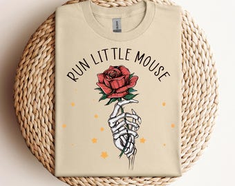 Sweat-shirt Run Little Mouse, chemise Adeline obsédante, produits dérivés romantiques sombres, liseuse Smut, cadeau pour les amoureux des livres pour femme, chemise confort rose squelette