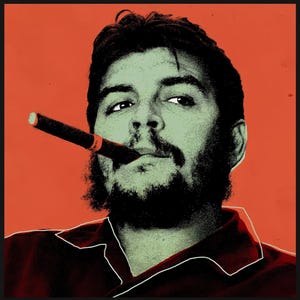 以下が含まれることがあります： ひげを生やした男性の白黒の肖像画。赤いシャツを着て、口に葉巻を持っている。背景は単色のオレンジ色です。