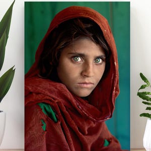 Ragazza afgana Steve McCurry download digitale Arte murale stampabile Poster National Geographic Stampa donna afgana Immagine iconica Decorazione murale afgana