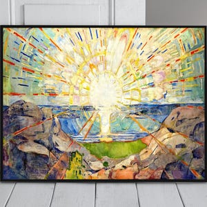 Op de afbeelding: Een schilderij van een heldere, witte zon die opkomt boven een landschap met rotsachtige heuvels en een watermassa. De zon wordt omringd door lichtstralen in tinten geel, oranje, rood en blauw. De heuvels zijn geschilderd in tinten grijs, bruin en groen. Het water is geschilderd in tinten blauw en groen.
