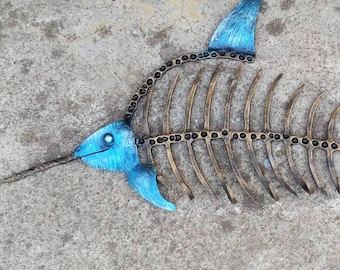 Forged Fish Skeleton Key Holder: Rustic Metal Wall Art