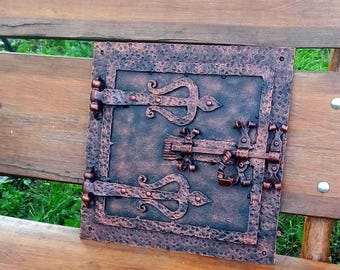Porte de cheminée forgée à la main : cheminée en fer et décoration de four personnalisées