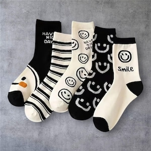 5-Pack Women's Socks - Black & White with Smiley Face Patterns, Warm  Comfortable, One-Size-Fits-Most