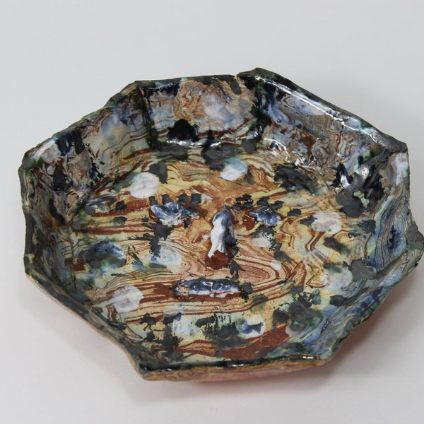 Faceted Agateware Bowl with face