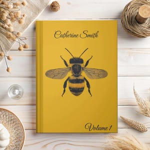 Carnet cartonné personnalisé Buzzing Inspiration avec motif abeille, journal personnalisé, cahier d'écriture, cadeau pour les amateurs d'abeilles, journal respectueux de l'environnement
