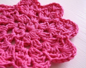 Simple crochet pattern - flower coaster crochet instructions - easy coasters beginner crochet idea - crochet for home, crochet giift