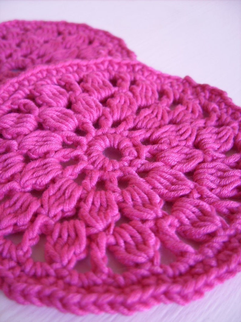 Easy round coasters simple crochet pattern for beginners, written crochet tutorial image 3