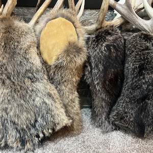 Coyote Fur Gauntlet Gloves, Handmade. Mens Size Medium