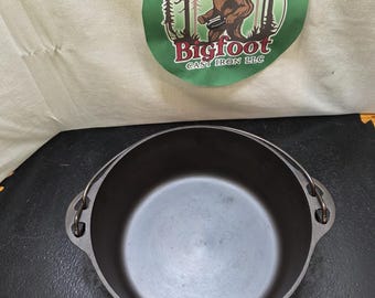 Griswold #8 Dutch Oven, Large Block Logo.