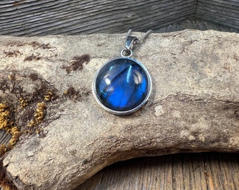 Necklace: AAAAA Gallery Grade Blue Fire Labradorite, 18"