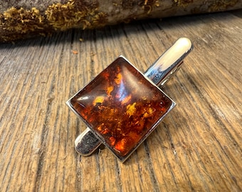 Tie Clip: AAAAA Gallery grade Baltic Amber, 20 mm, square