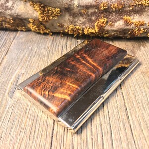 Holz / Holz-Kreditkarten- / Visitenkarten-Etui / Halter: AAAAAA Gallery grade Old Wachstum Hawaiian Curly Koa Crotch Holz