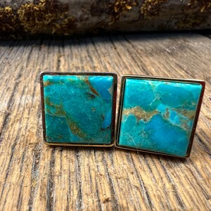 French Cufflink:AAAAA Gallery grade Arizona Turquoise, 16/18 mm