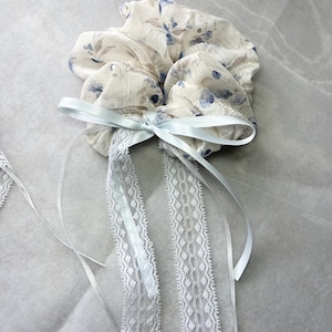 Floral Lace Ribbon Scrunchie Set – Vintage-Inspired Hair Accessories in Two Sizes, Elegant Handmade Hair Tie with Bow & Long Ribbons