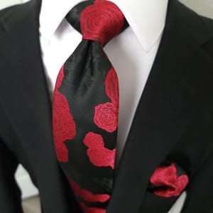 Svarta Röda Pioner Blommiga Sidenslips Näsduk Manschettknappar Set