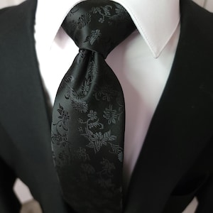Black Floral Solid Silk Tie Pocket Square Cufflink Set
