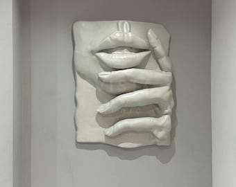 Lips Relief Model Wall Sculpture – Artistic 3D Wall Art for Home and Office Decor 100x10x70 cm (39x4x28 inches)