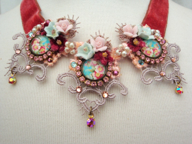 romantic necklace collier romantique cabochon sur dentelle et cristal image 2