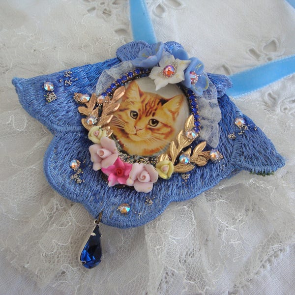 romantic victorian cat necklace    collier médaillon  romantique chat victorien