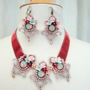 romantic necklace collier romantique cabochon sur dentelle et cristal image 4