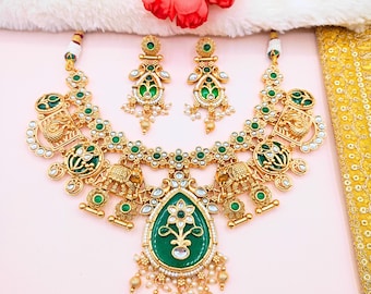 Tanisha Meenakari - Mor Grönt Halsbandsset – Antikguld Indiskt Choker med Örhängen