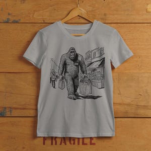 Camiseta divertida de compras de Pie Grande: Camiseta gráfica de senderismo natural