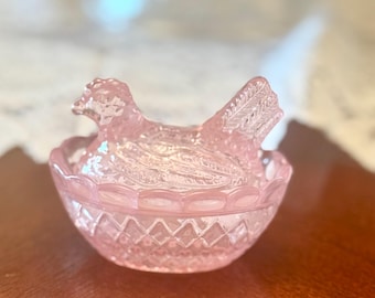 Farmhouse Vintage Glass Decor, Blush Pink Hen on Nest, Salt Seller (Box, Keeper), Small, 3.5x2 inches,