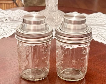 Salero y pimentero vintage de tarro de cristal Ball Mason de media pinta (8 oz): decoración de cocina rústica.