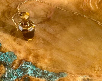 Colgante de botella de cristal ojo de tigre: collar de oro de 14k - Talismán rellenable