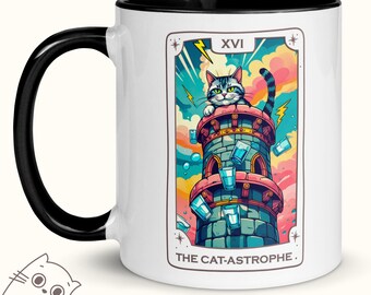 Kubek z Tarota Kota „The Cat-astrophe”, Kubek do kawy z Czarownicą Kotką, Projekt Karty Tarota Wieży, Mistyczny Kubek Koci | Duchowy Prezent dla Miłośników Kotów