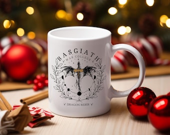 Taza con collage de la guerra de Basgiath, taza inspirada en la Cuarta Ala, regalo de jinete de dragón, regalo para amantes de los libros de fantasía, taza de café de libros, taza de Dragon Academy