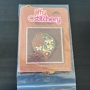 Vintage 1980 Jiffy Stitchery Crewel Embroidery Kit // Daisies on a Basket // 5&quot; x 5&quot; Framed