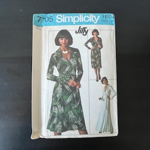 Simplicity Jiffy 7705 Wrap Dress Size 12 // UNCUT Sewing Pattern // Vintage 70s