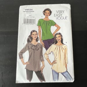 Vogue V8534 Knit Tops AA 6-8-10-12 // UNCUT Very Easy Vogue Sewing Pattern