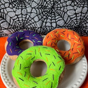 Halloween donuts | felt donuts | pretend donuts | Halloween tiered tray | Halloween decor | Halloween photo prop | pretend food