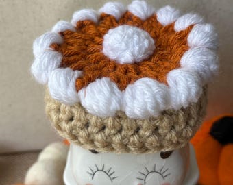 pumpkin pie mug topper | pumpkin pie mug hat | crocheted pumpkin pie topper | Rae Dunn inspired | thanksgiving pie | tiered tray decor |