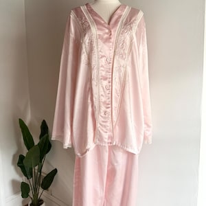 Vintage Pink Embroidered and Lace Long Sleeve and Pants Pajama Set | Feminine Vintage Pajamas | Vintage Sleepwear | Vintage Sleepwear