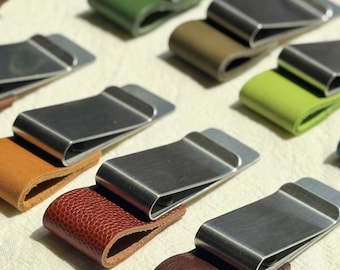 Stifthalter aus echtem Leder für Journale Planer und Notizbücher mit Edelstahlaufsatz