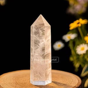 Naturalna, przezroczysta wieża z kwarcu: obelisk z białych kamieni szlachetnych klasy A+++, okaz minerału, kolekcja dzieł sztuki