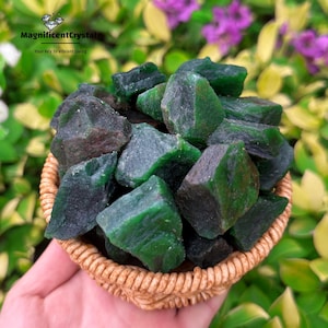 2PCS Raw Emerald Stone, Natural Rough Emerald Gemstones, Emerald Crystal and Stone Gifts, Heart Chakra, Mineral Specimens, May Birthstone